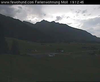 Webcam Blick auf das Hahnenkammgebiet mit Gehrenspitze und dem Schollenwiesenlift